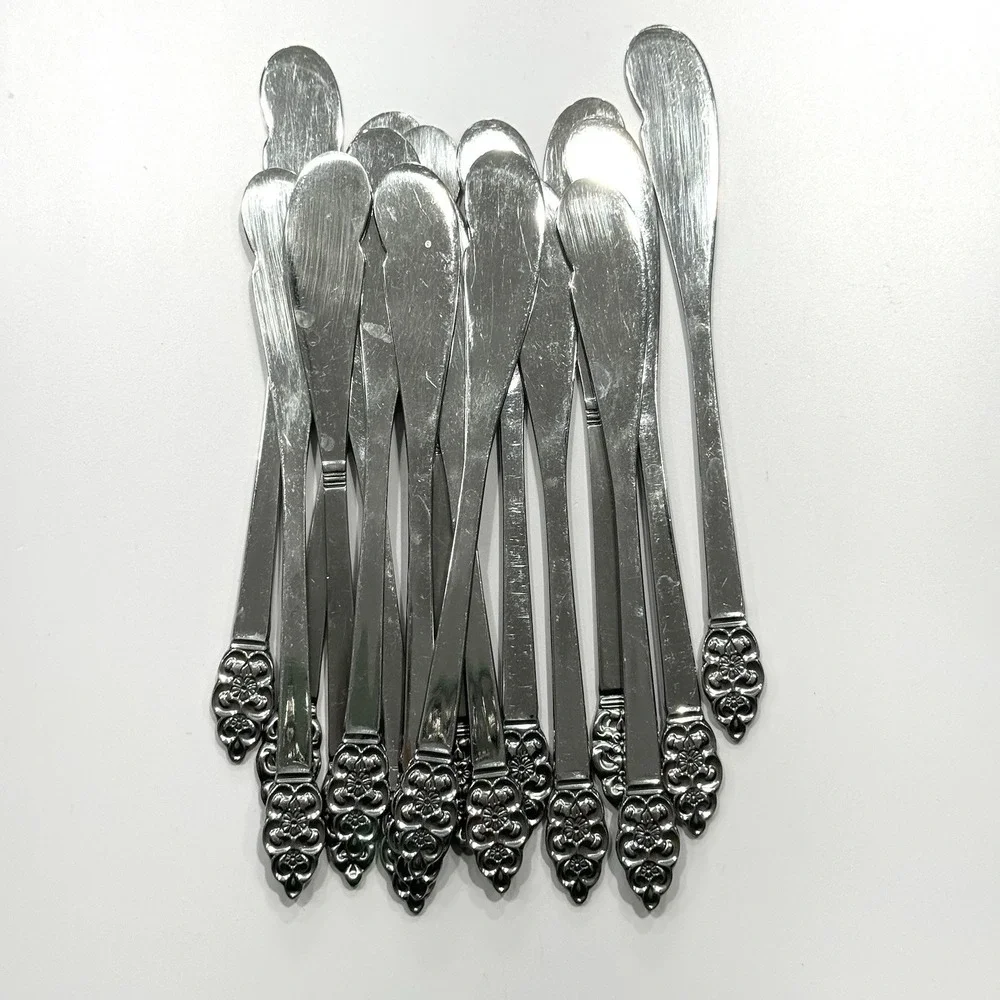 Oneida NORDIC CROWN Stainless Flatware - Set of 16 Flat Handle Butter Spreader